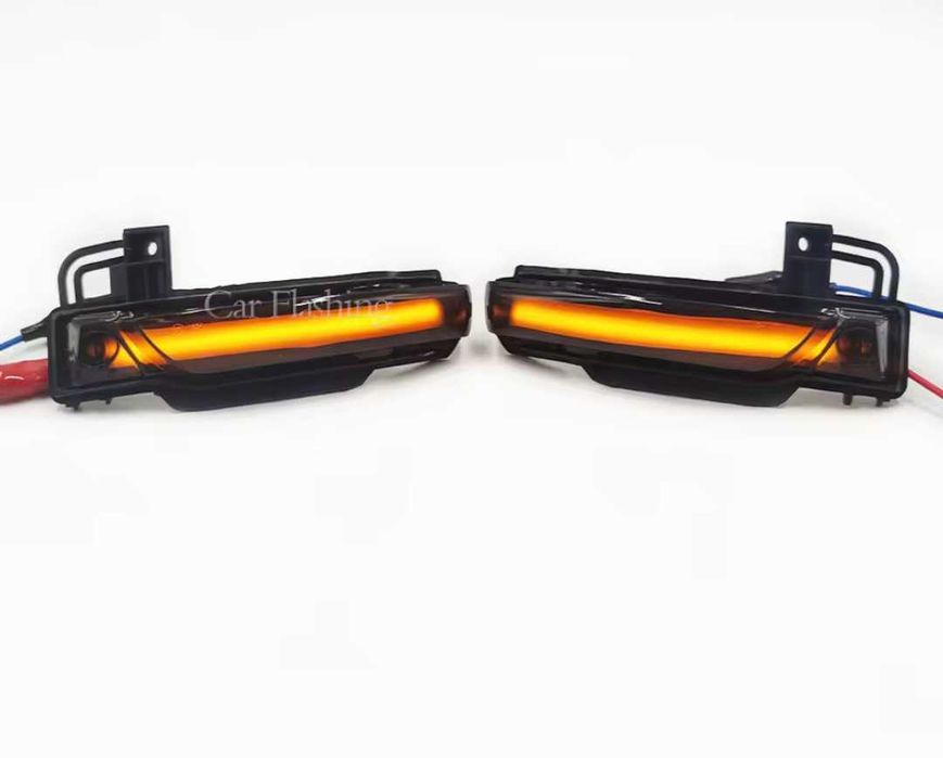 Динамични ( бягащи ) мигачи за огледалата за Jeep Grand Cherokee WK2