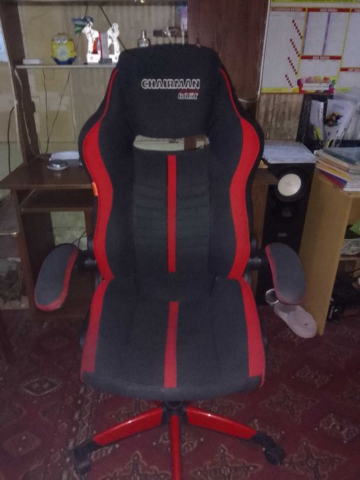 Продается игровое кресло