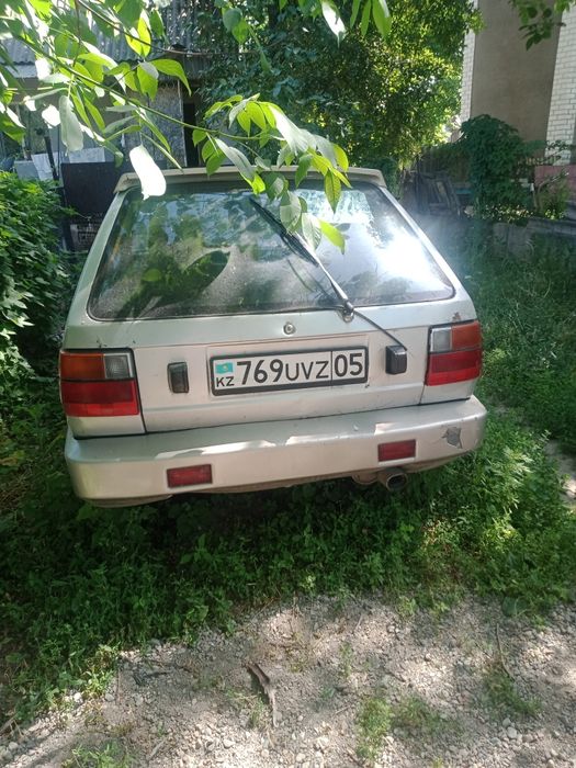 Продам машину Нисан Микра.