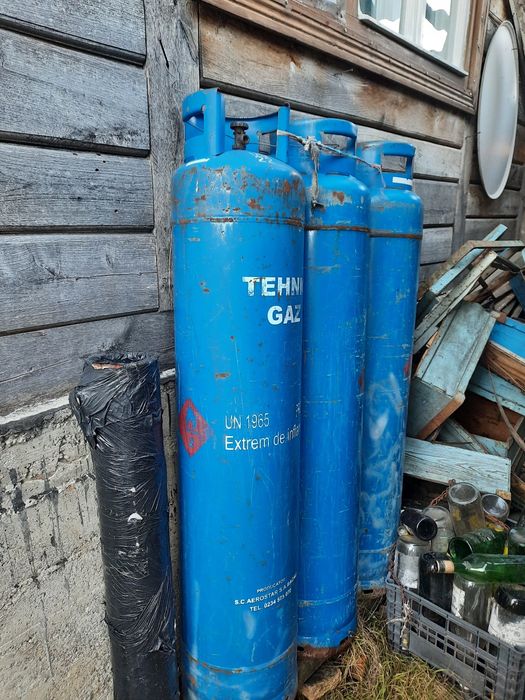 De vânzare 3 butelii de  84L+ centralină 3 posturi