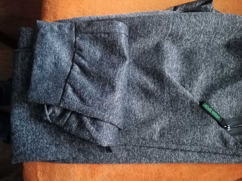 Две спортни долнища  ,размер С-M плюс подарък