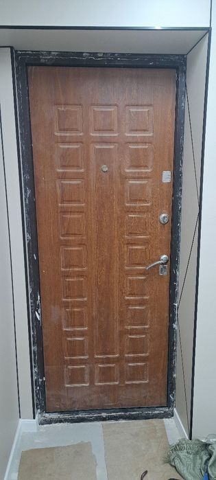 Продам жилезную дверь