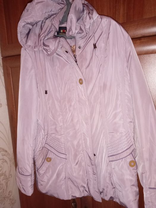 Продам   женские  куртки р. 50-52