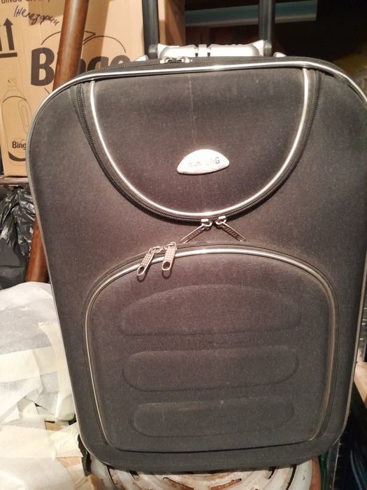 Лек и водоустойчив  куфар  с колелца  и екстри