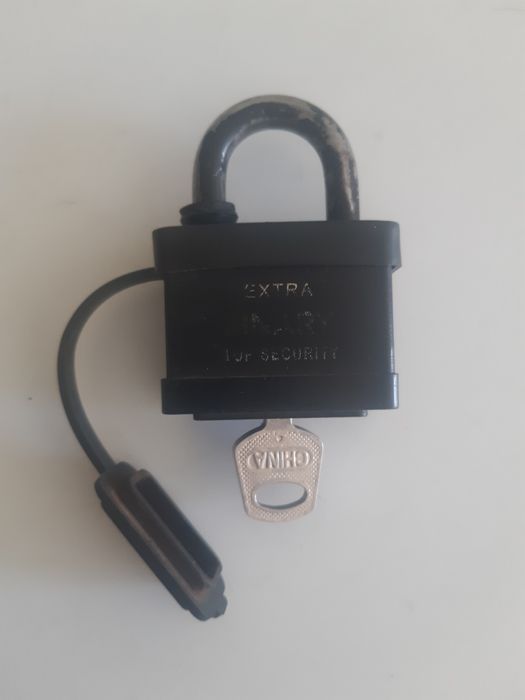 Замки дверные навесные