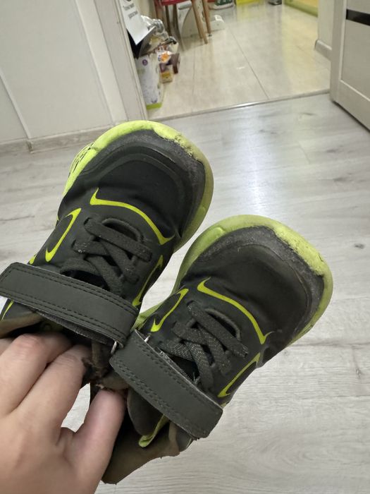 Продам детскую обувь 27р.