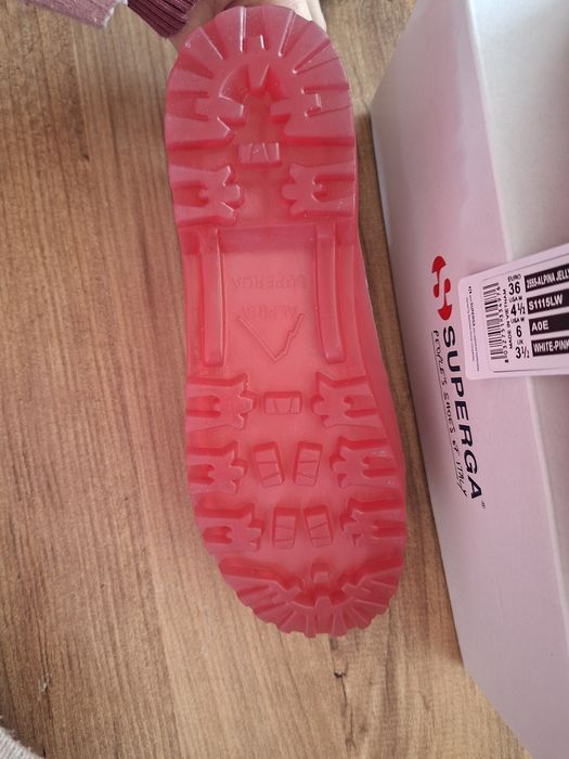 Tenesi dama marca Superga marimea 36