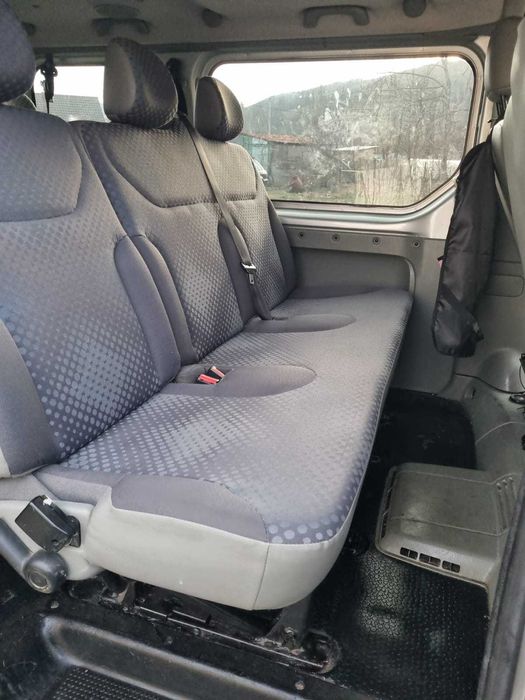 Vând Renault Trafic (8+1 locuri), autoturism spațios și fiabil