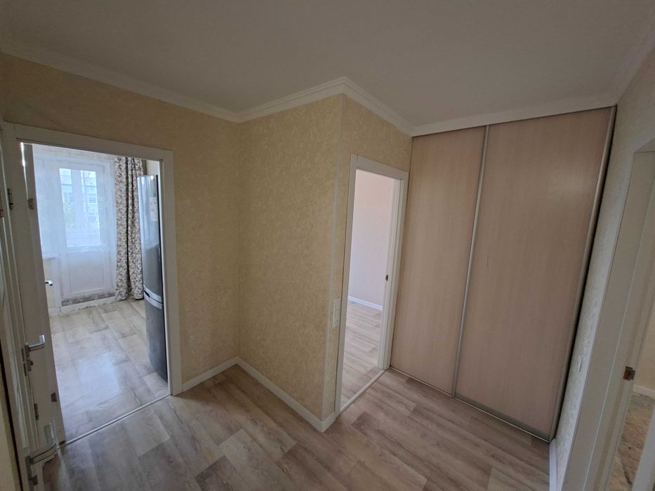 Продам 2 комн на Петренко 11