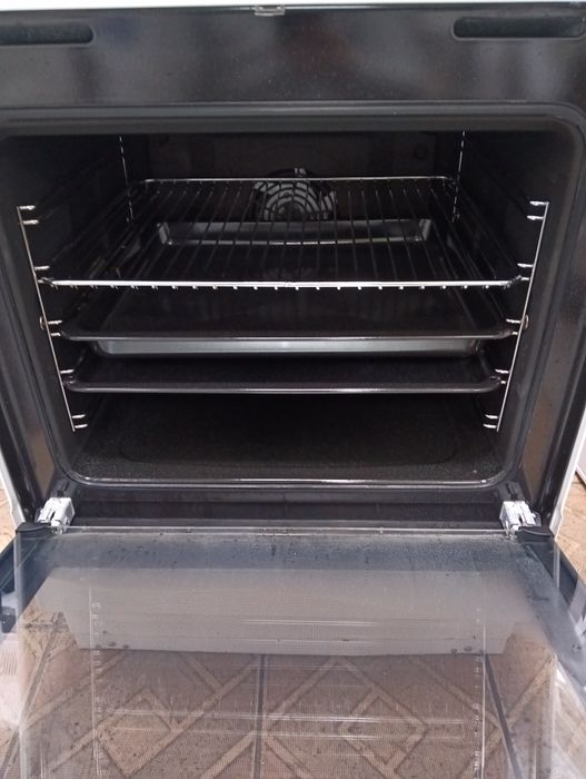 Свободно стояща печка с керамичен плот Voss Electrolux 2годиниГаранция