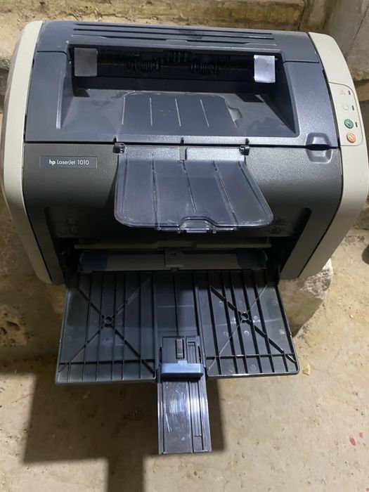 HP LaserJet 1010 лазерлік принтері.