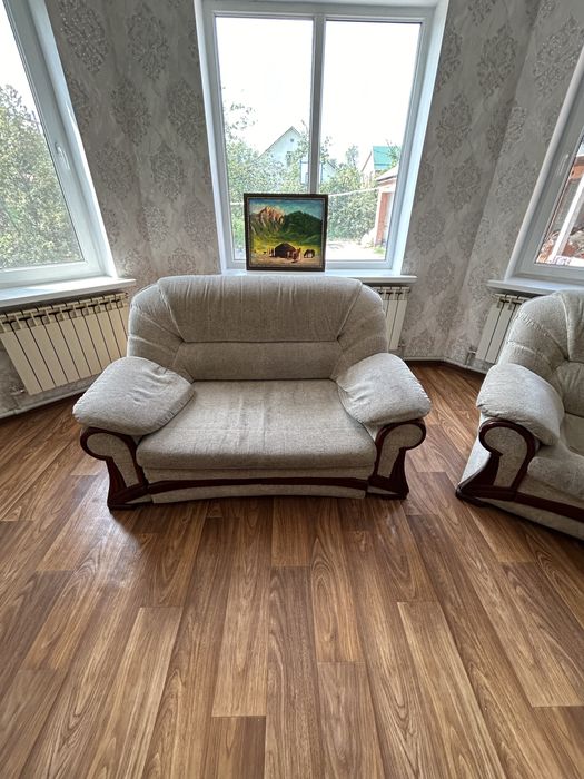 Продается диван, кресло