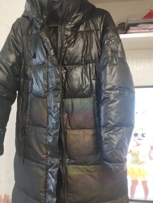 Куртку-пуховик женская