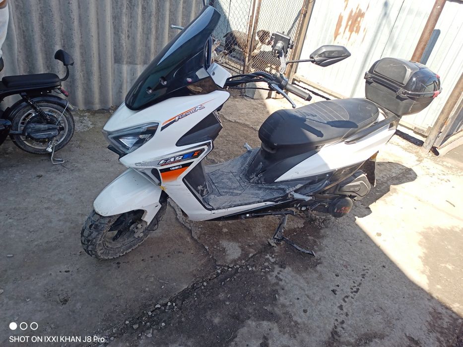 Продам Скутер Макси лия