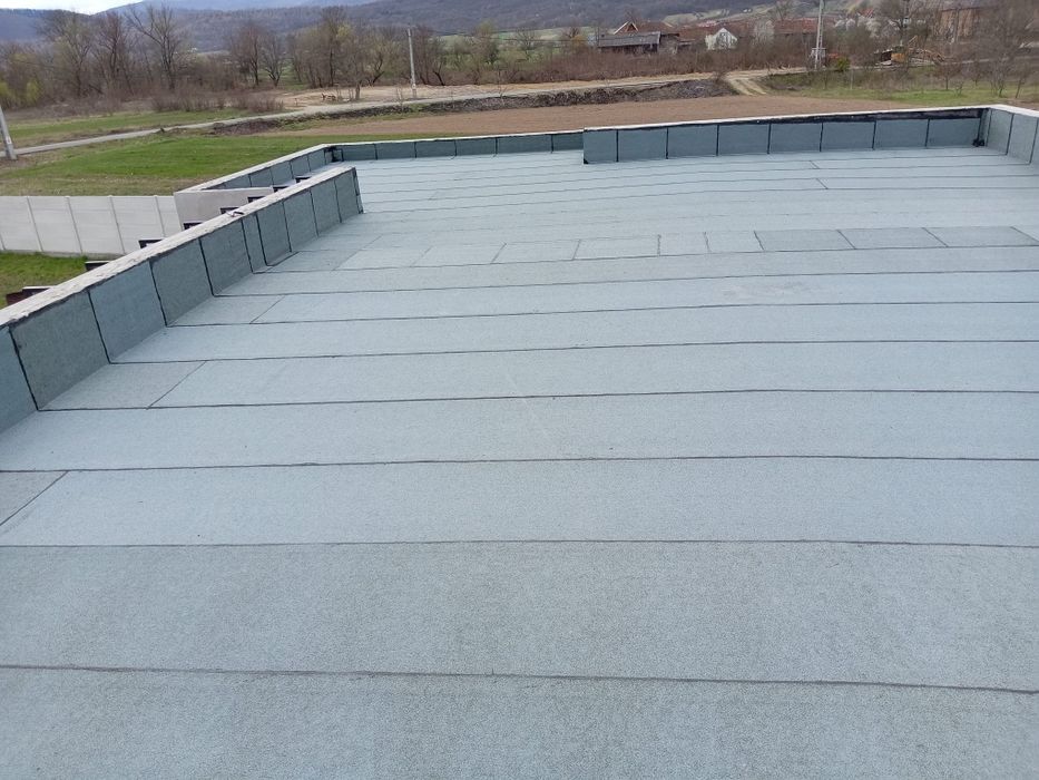 Vand casa parter cu acoperis tip terasa