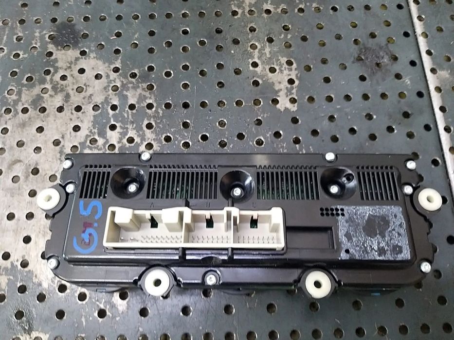 Panou comanda clima ac vw golf 5 1k 74641470