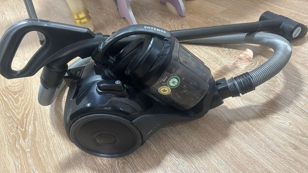 Пылесос в хорошем сост