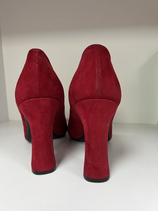 Pantofi noi ,de piele intoarsa