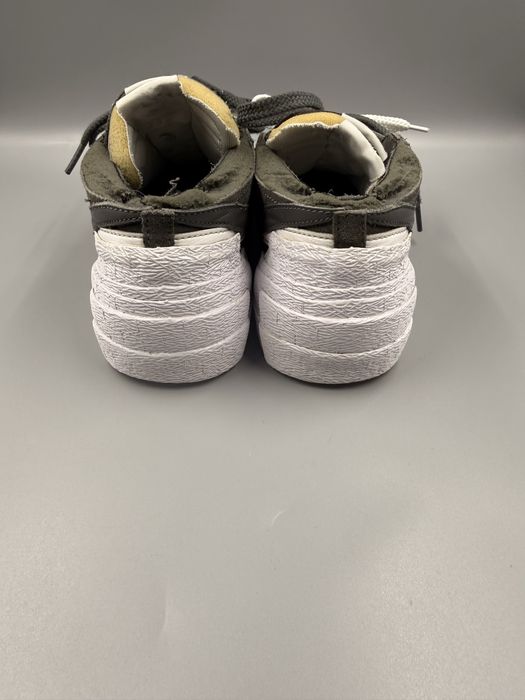 Nike sacai gray suede