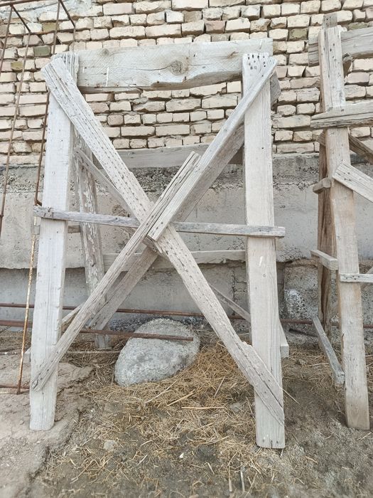 Taxtadan yasalgan lesalar sotiladi