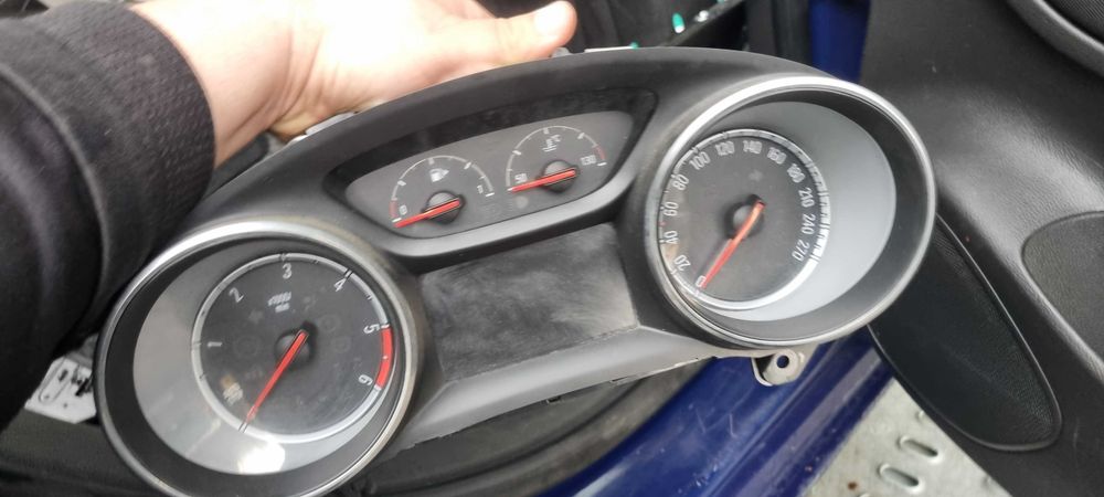 Ceasuri de bord Opel Astra K - 39030270