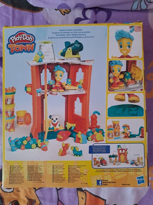 Play Doh  Пожарна станция и Пожарен камион.Обща цена 27 €
