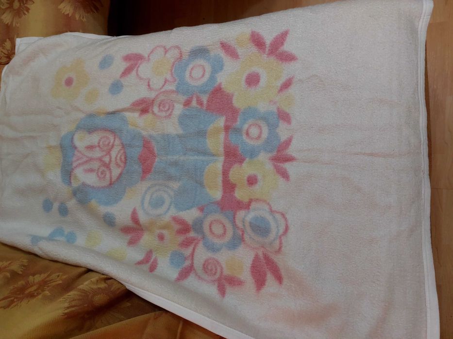 Продавам детски одеала,пелени  и пликове