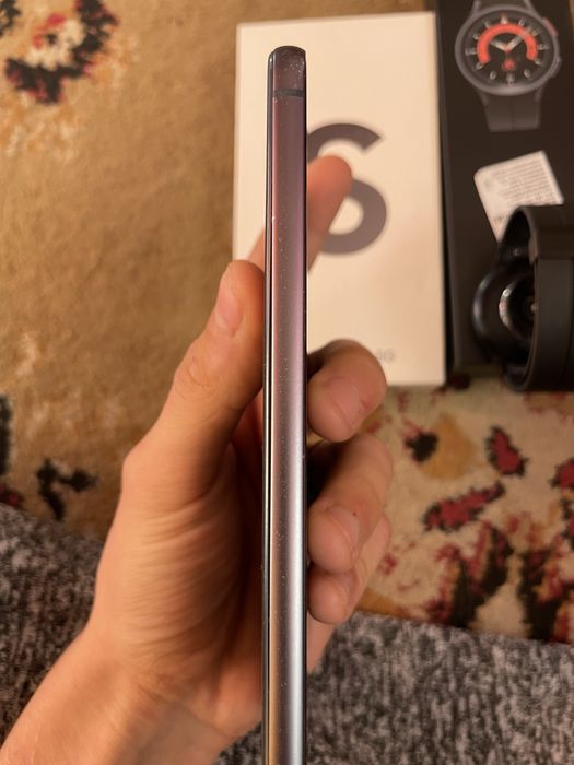 Продам телефон Samsung s 21 fe
