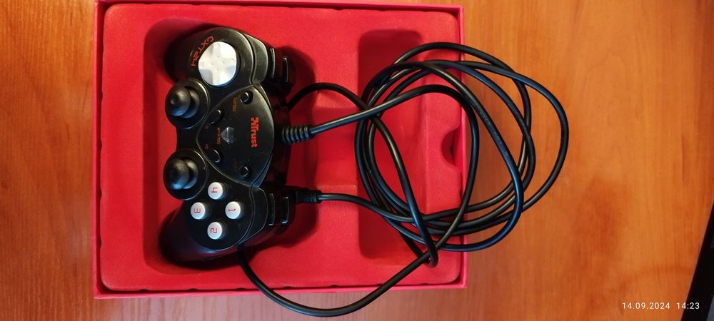 Джойстик Trust GTX 24