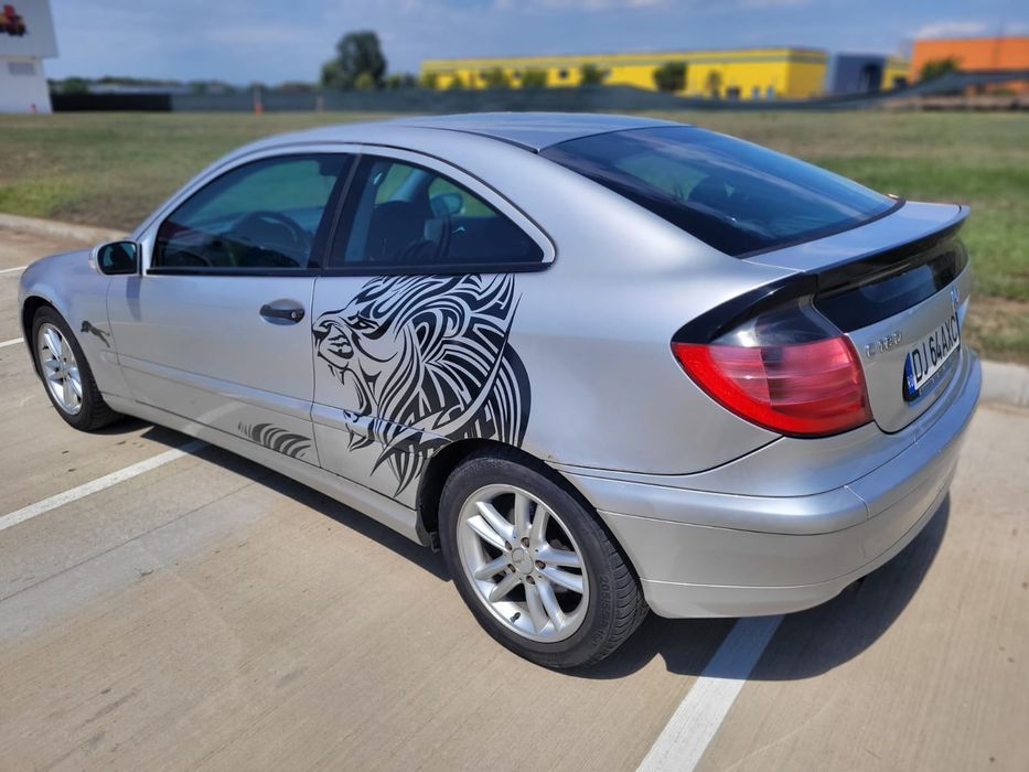 Vând sau schimb cu dacia papuc sau duba