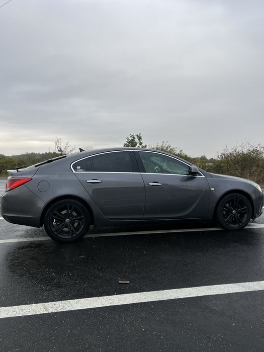 Vand Opel Insgnia 2010 2.0full întro stare foarte buna pret negociabil