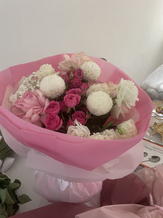 Свежие цветы и букеты