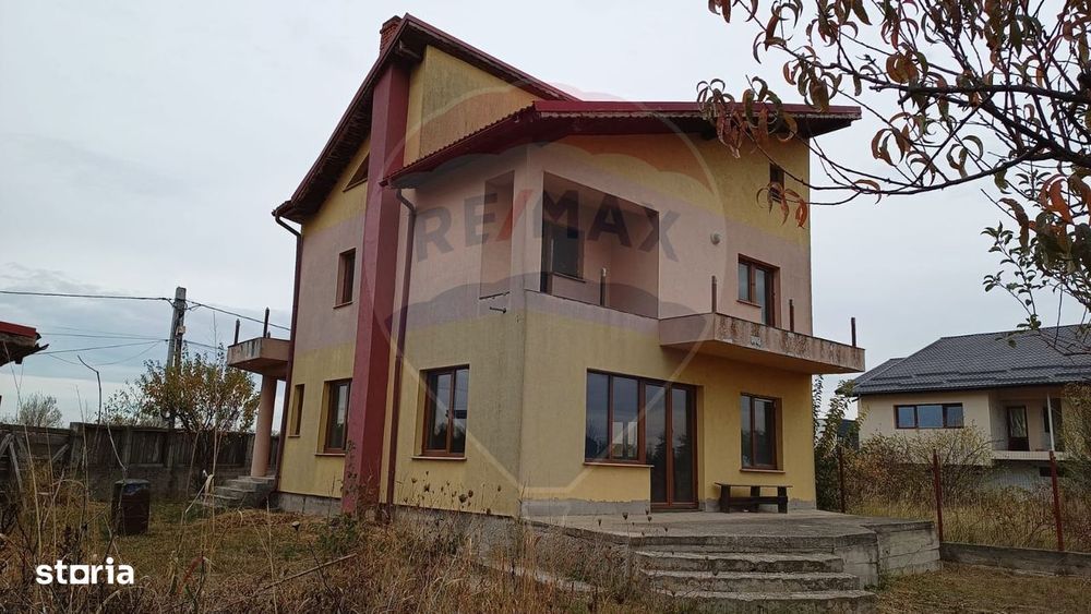 Vanzare Casă / Vilă 5 camere Saftica Primarie
