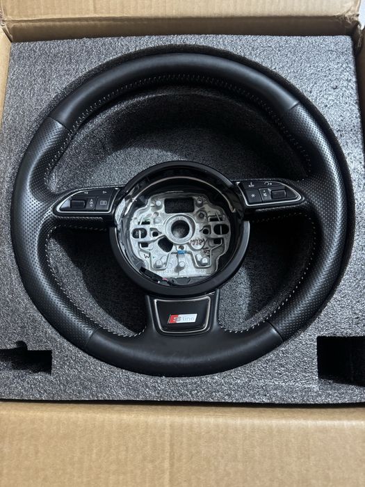 Vând Volan Sline Cu padeleAudi  A7 C7  In stare Excelentă