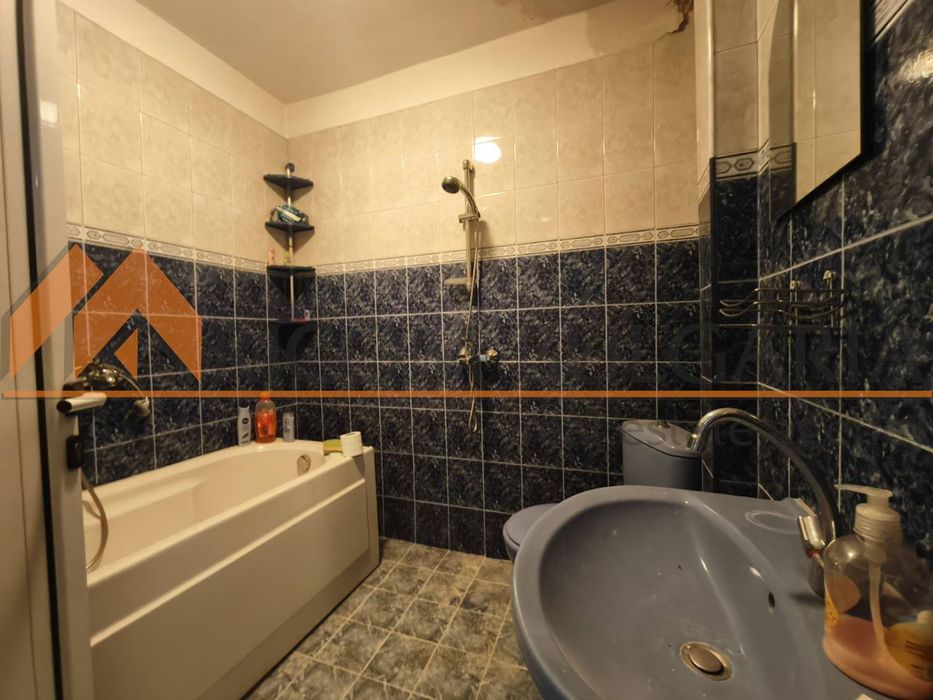 Продава се Четиристаен апартамент в Варна, ВИНС - 120 кв.м за 2667 €/кв.м - Снимка #8