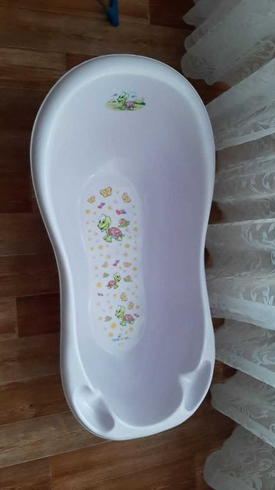 Детская ванночка в отличном состоянии (объем 30-35 литров)