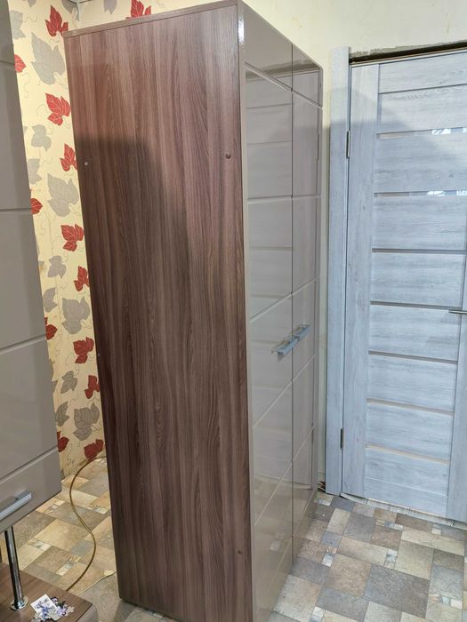 Шкаф двухстворчатый