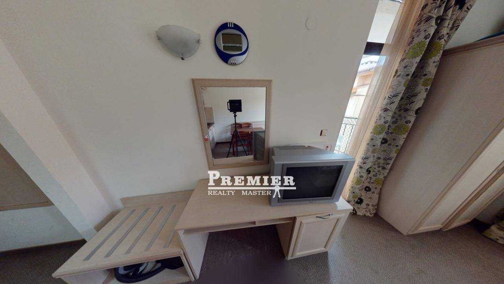 Продава се Едностаен апартамент в к.к. Слънчев бряг - 37 кв.м за 1000 €/кв.м - Снимка #1