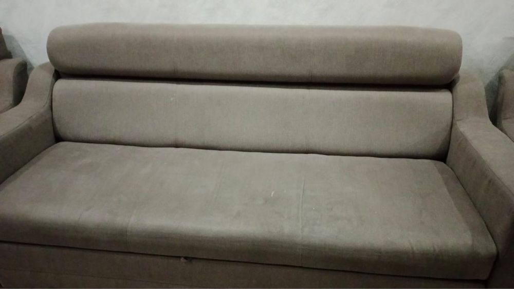 Продам диван с 2 креслами