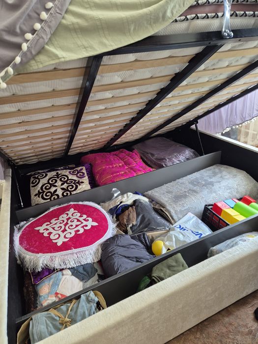 Кровать сатылады, размер-180/200