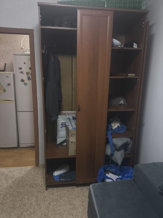 Срочно отдам шкаф для одежды