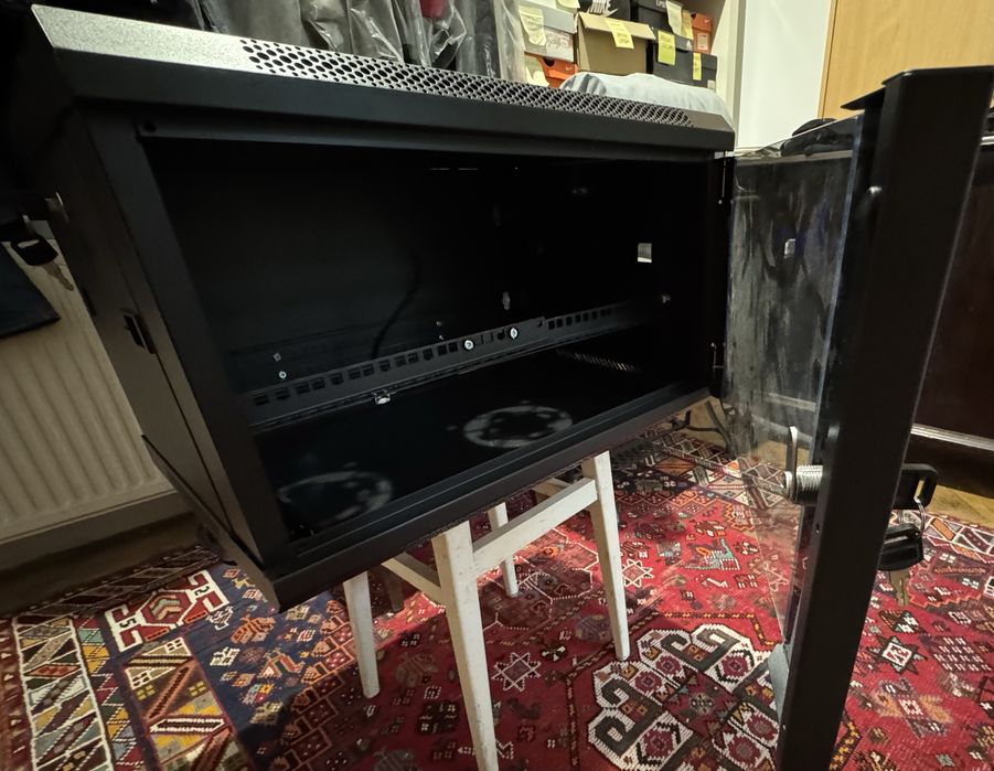 Vând rack dulap metalic pentru echipamente IT , DVR