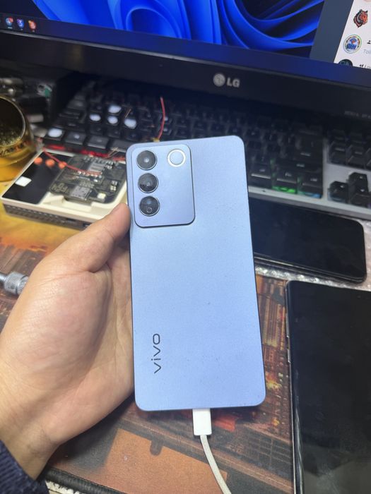 Vivo V27E idealni telegon aybi yoq