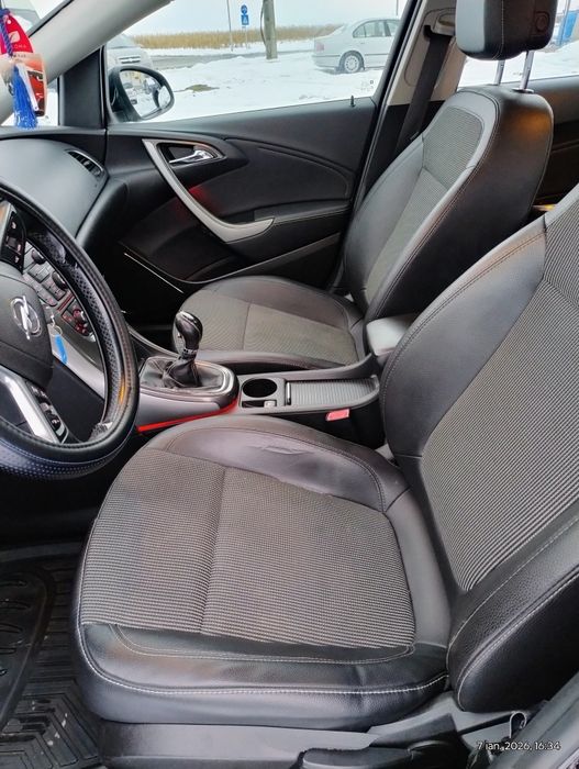 * Opel Astra J Sports Tourer *