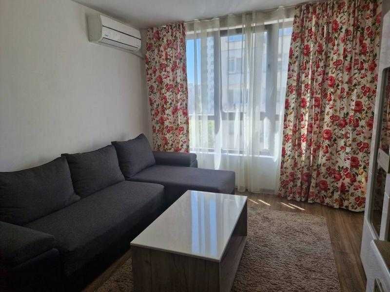 Двустаен апартамент в Славейков