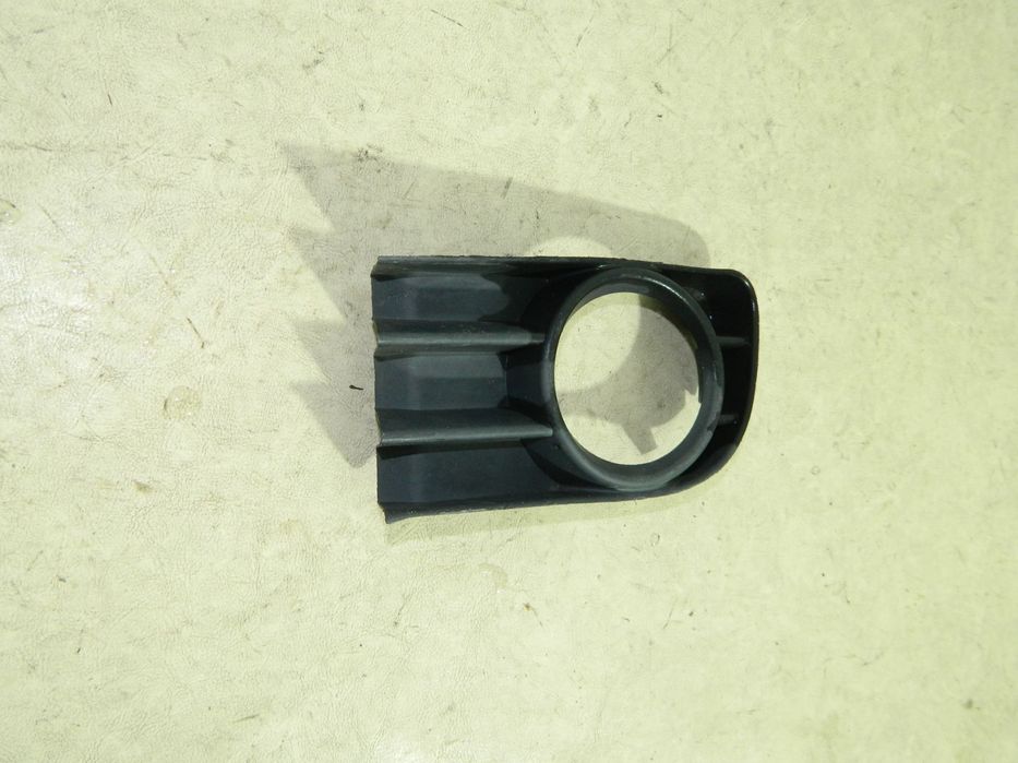 Grila proiector partea stanga, Renault Megane 2, 2002, 2003, 2004, 2005, 2006, 2007, 2008,, 8200115117