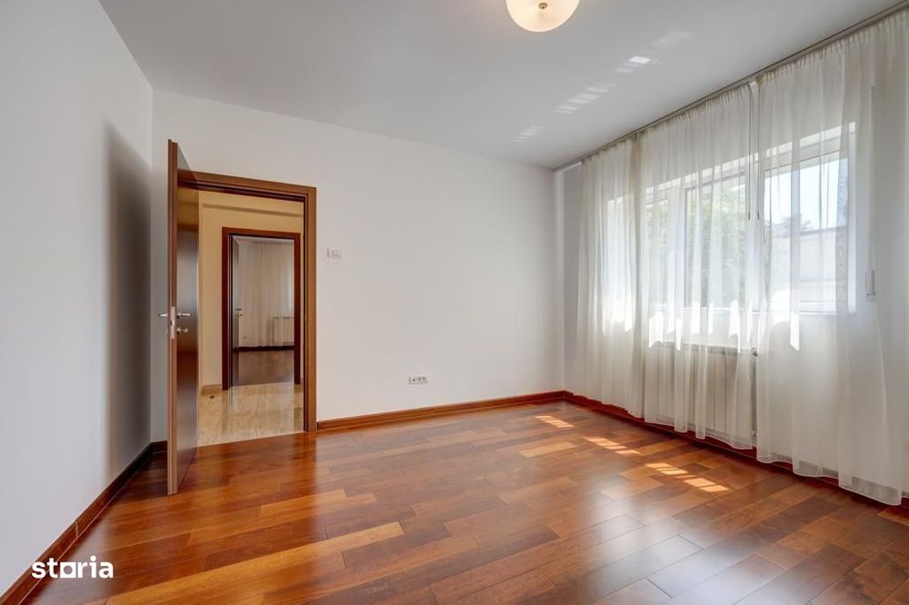 Apartament 3 camere + parcare Polona/Dacia