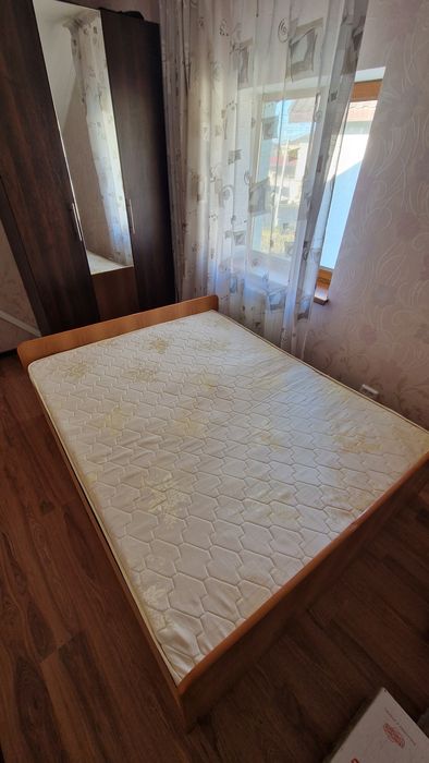 Кровать, в хорошем состояние