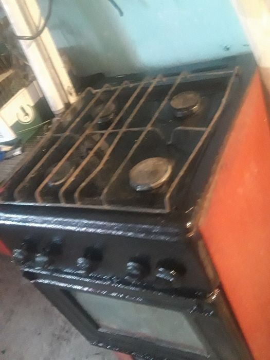 Продам ГАЗ плиту в хорошем состоянии всё работает отлично Советская