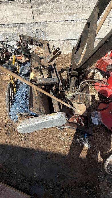 Продам щетку отвал на мтз